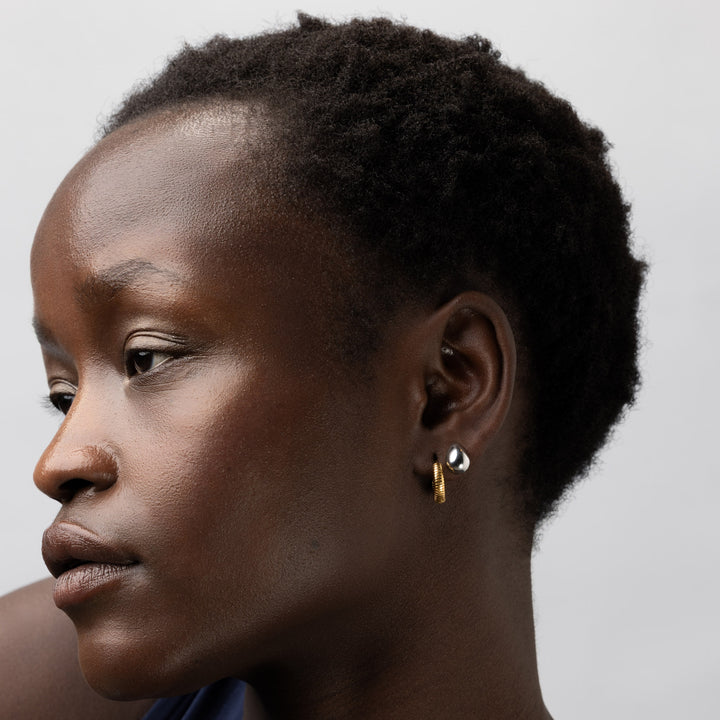 Vivia - Ribbade Hoops Örhängen Rostfritt Stål