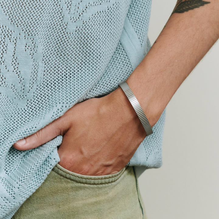 Tage - Ribattu rannekoru ruostumattomasta teräksestä