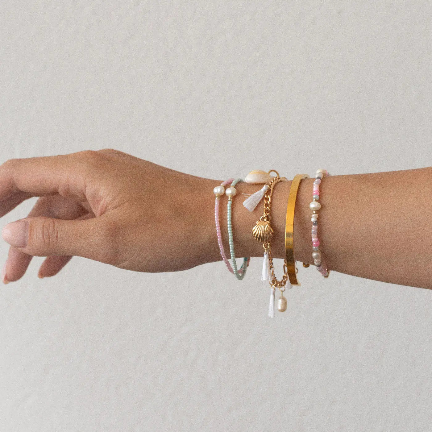 Nora - Tassle Cowrie Shell Pearl Chunky Rannekoru