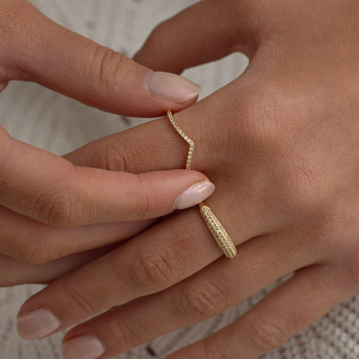 Mira - V-shaped Wishbone Ring Timi of Sweden