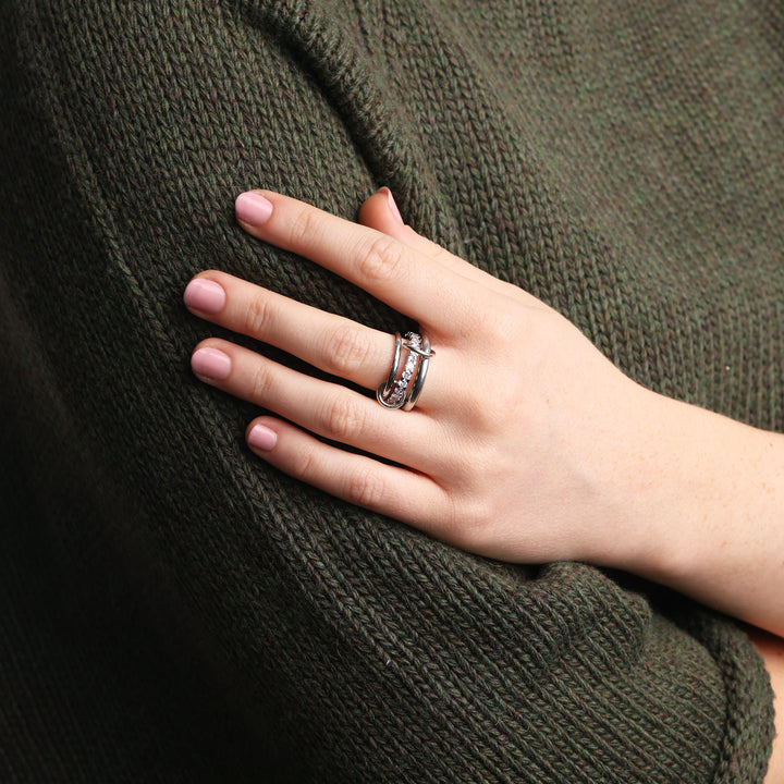 Ethel - Pinottu Sormus Kristalli Ruostumaton Teräs