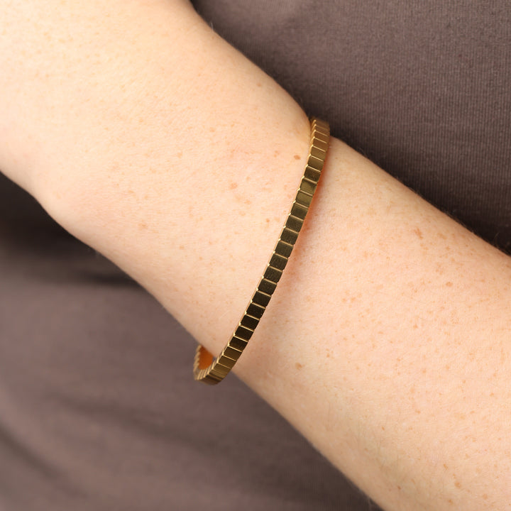 Meja - Kuvioitu rannekoru ruostumattomasta teräksestä