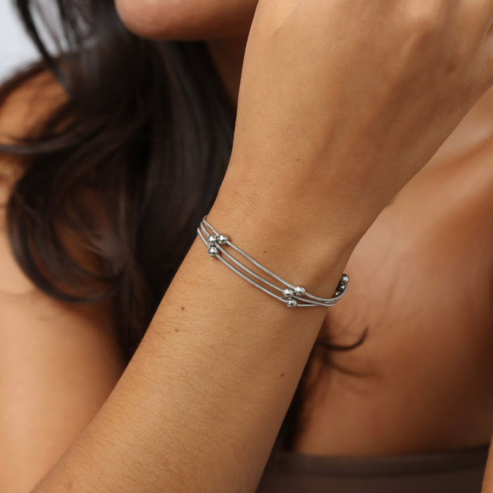 Oda - Monisäikeinen helmirannekoru ruostumattomasta teräksestä