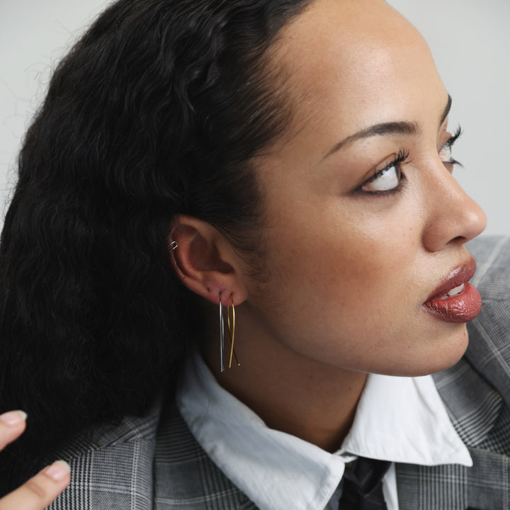 Zephyr - Langallinen lenkkikorvakorut ruostumattomasta teräksestä