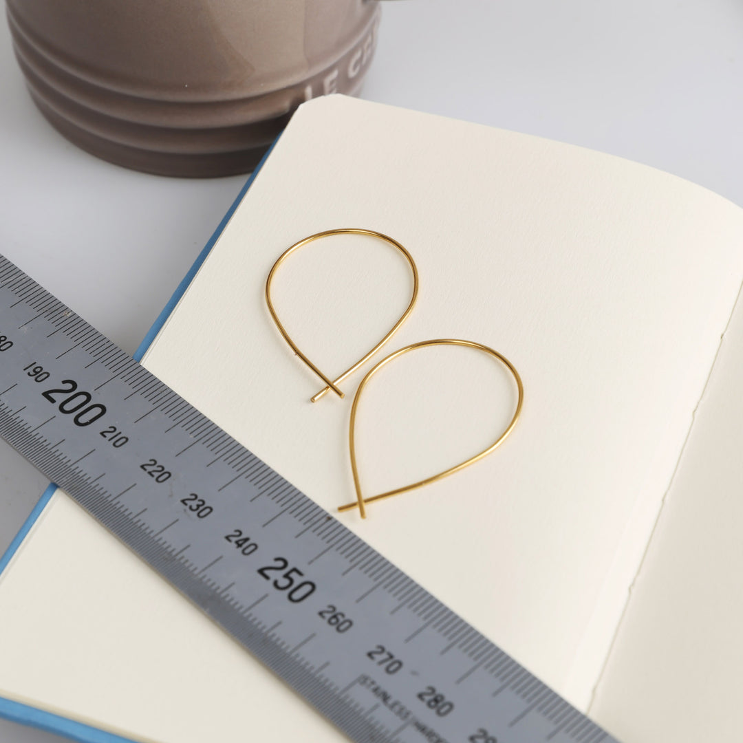 Zephyr - Langallinen lenkkikorvakorut ruostumattomasta teräksestä