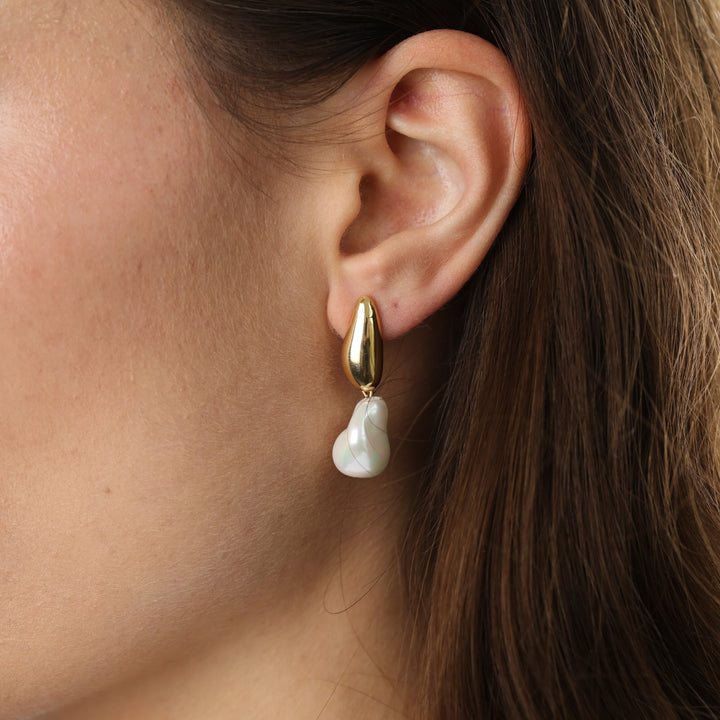 Joy – eleganta studs i rostfritt stål, guld | Timi of Sweden