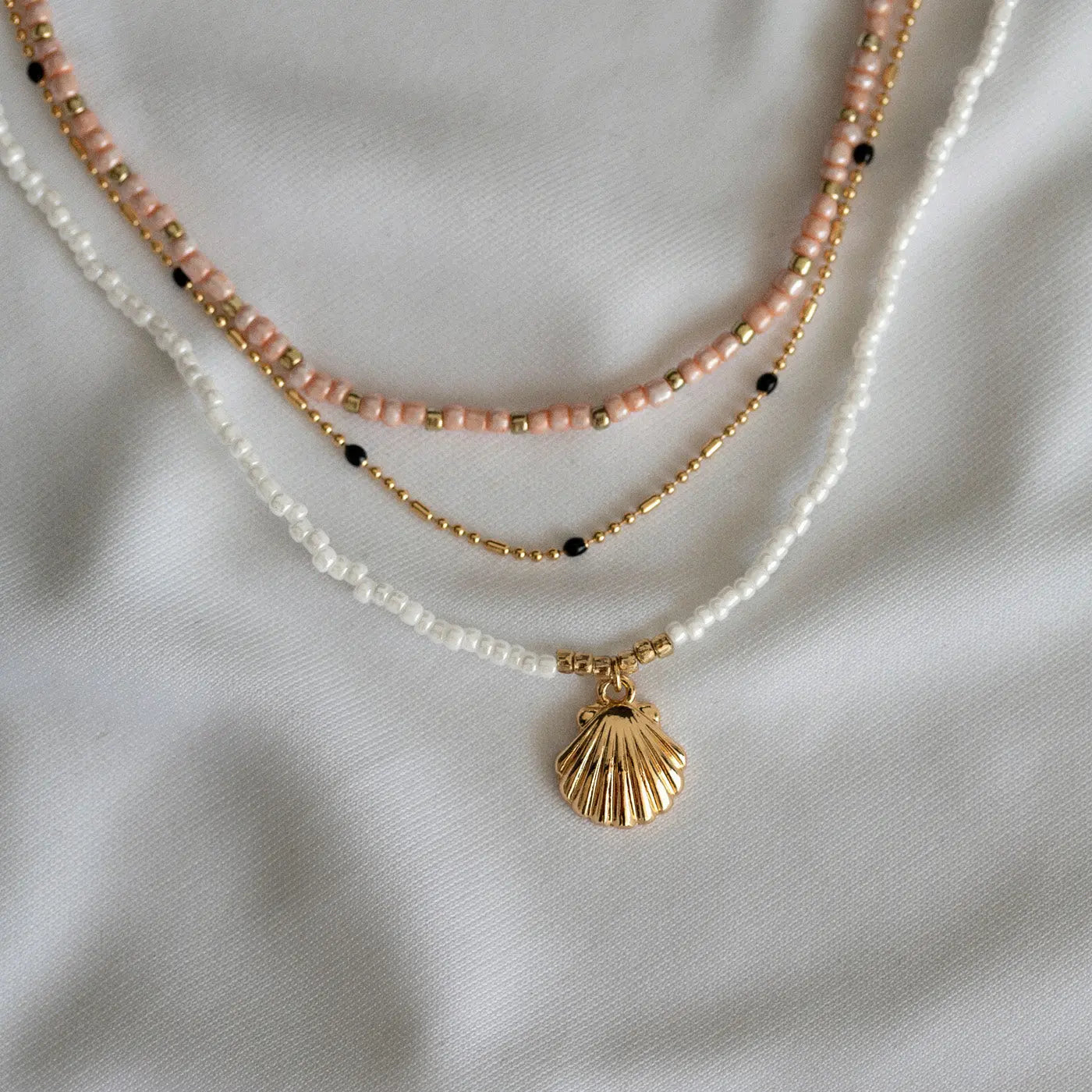 Beads with Mermaid Shell Necklace - White