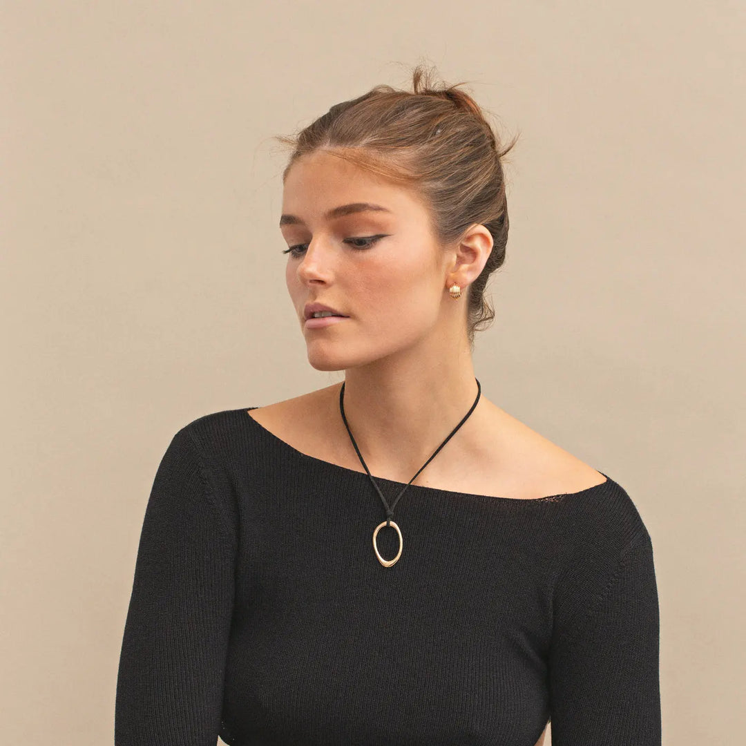 Molly - 90s Adjustable Irregular Circle Necklace